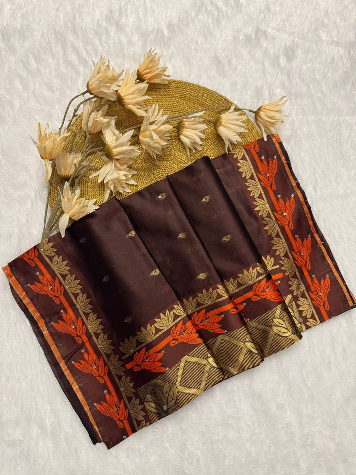Exceptional Soft Silk Saree With Cynosure Blouse Piece-Fronlioz