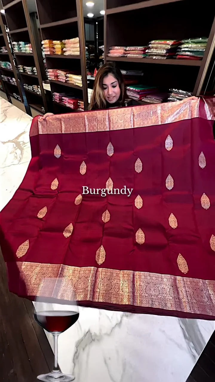 Exceptional Soft Silk Saree With Cynosure Blouse Piece-Fronlioz