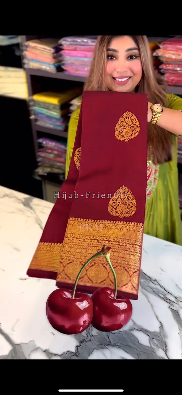 Exceptional Maroon Jari Soft Silk Saree With Cynosure Blouse Piece