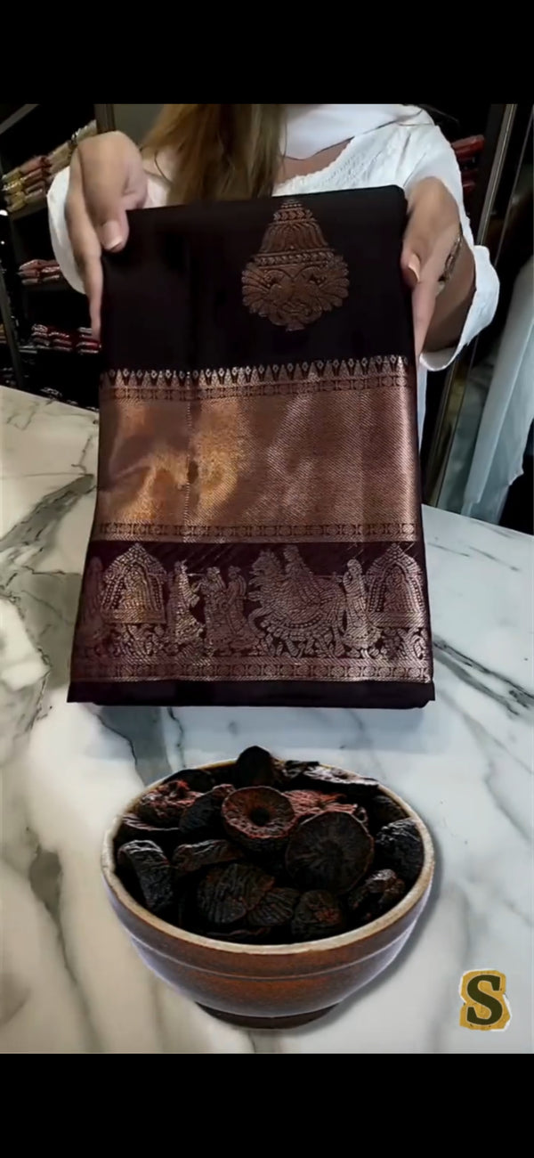 Exceptional Soft Silk Saree With Cynosure Blouse Piece