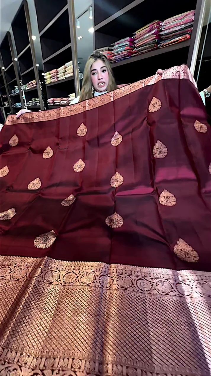 Exceptional Maroon Soft Silk Saree With Cynosure Blouse Piece-Fronlioz