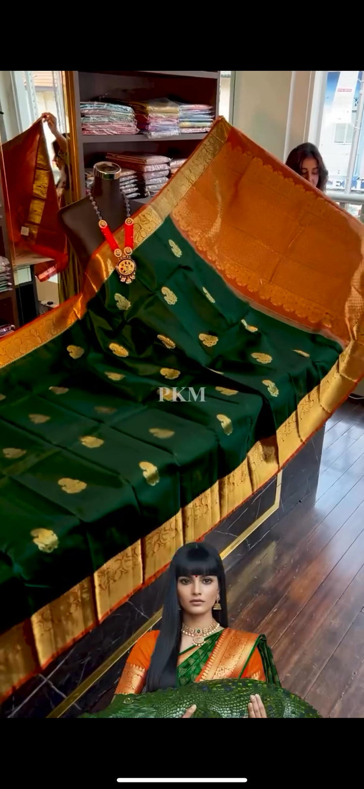 Exceptional Soft Silk Saree With Cynosure Blouse Piece-Fronlioz