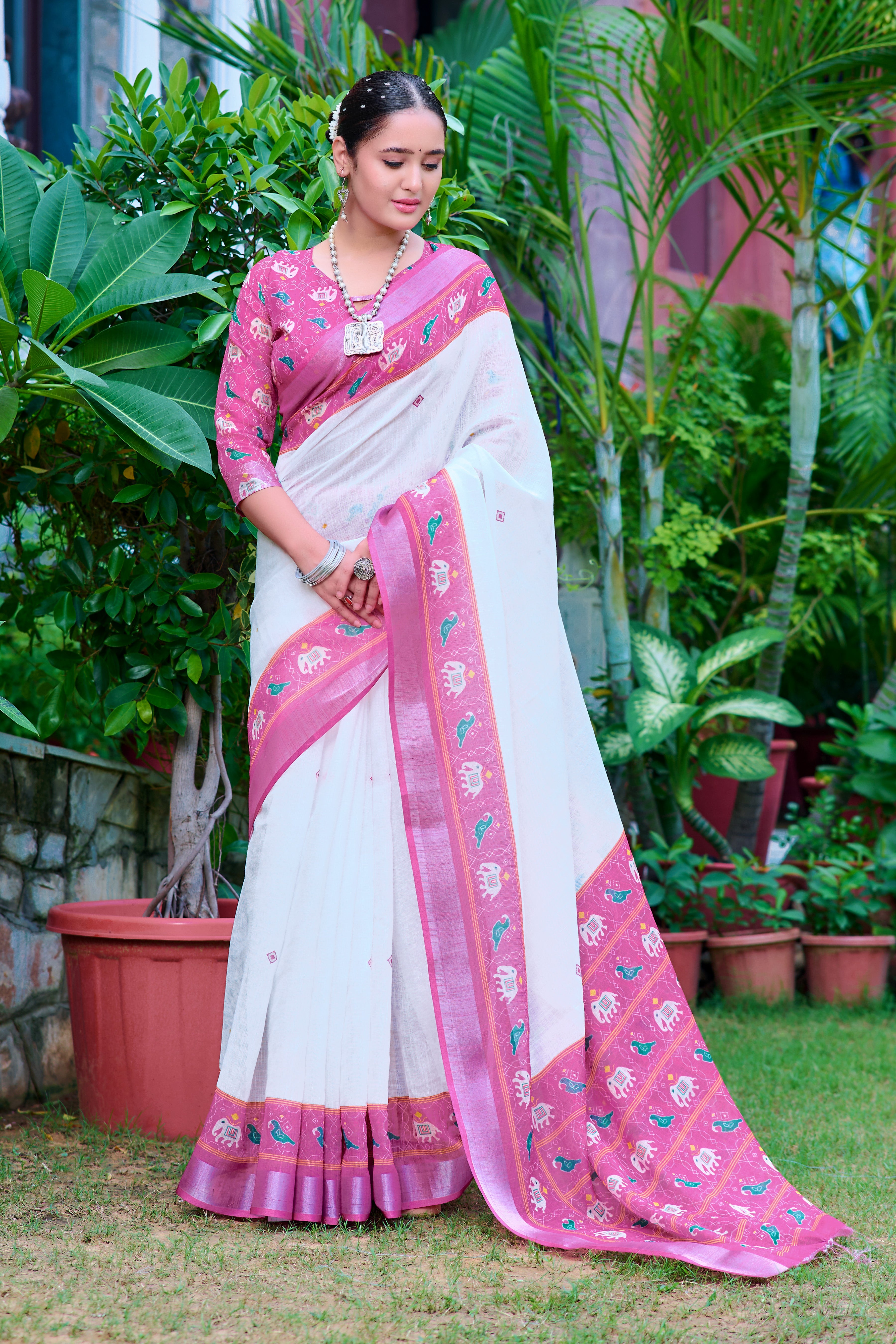 WHITE-PINK COLOR FANCY COTTON LINEN SAREE WITH SUPERB DIGITAL PRINT