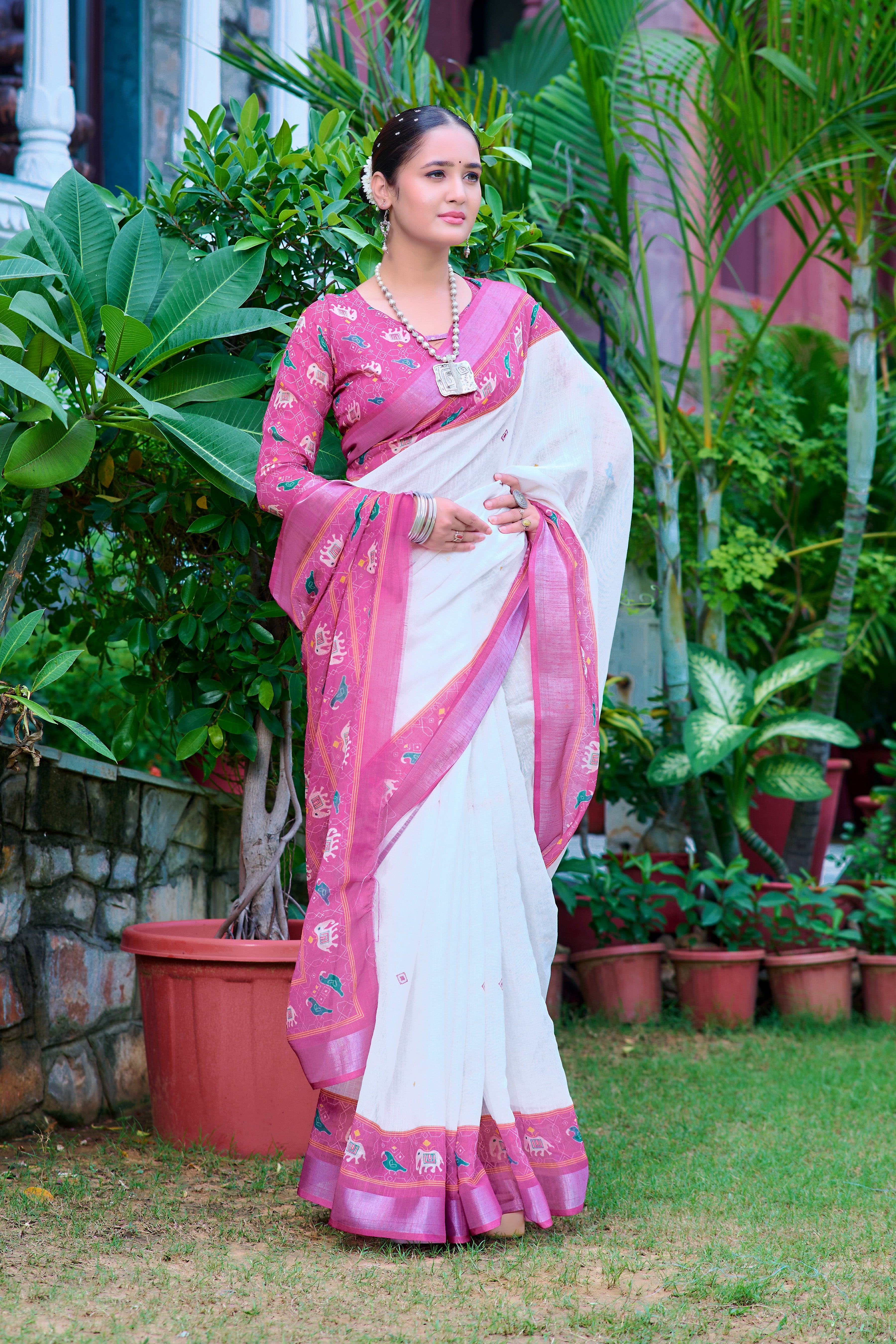 WHITE-PINK COLOR FANCY COTTON LINEN SAREE WITH SUPERB DIGITAL PRINT