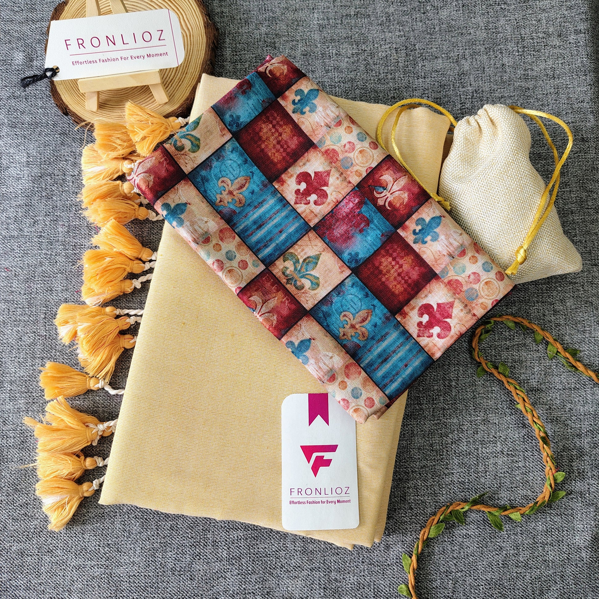 Cream Handloom Cotton Saree With Tassels & Printed Blouse-Fronlioz