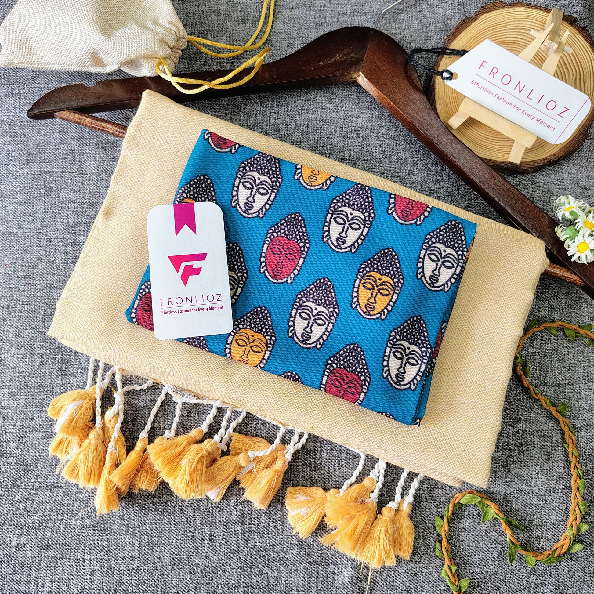 Cream Handloom Cotton Saree With Tassels & Printed Blouse-Fronlioz