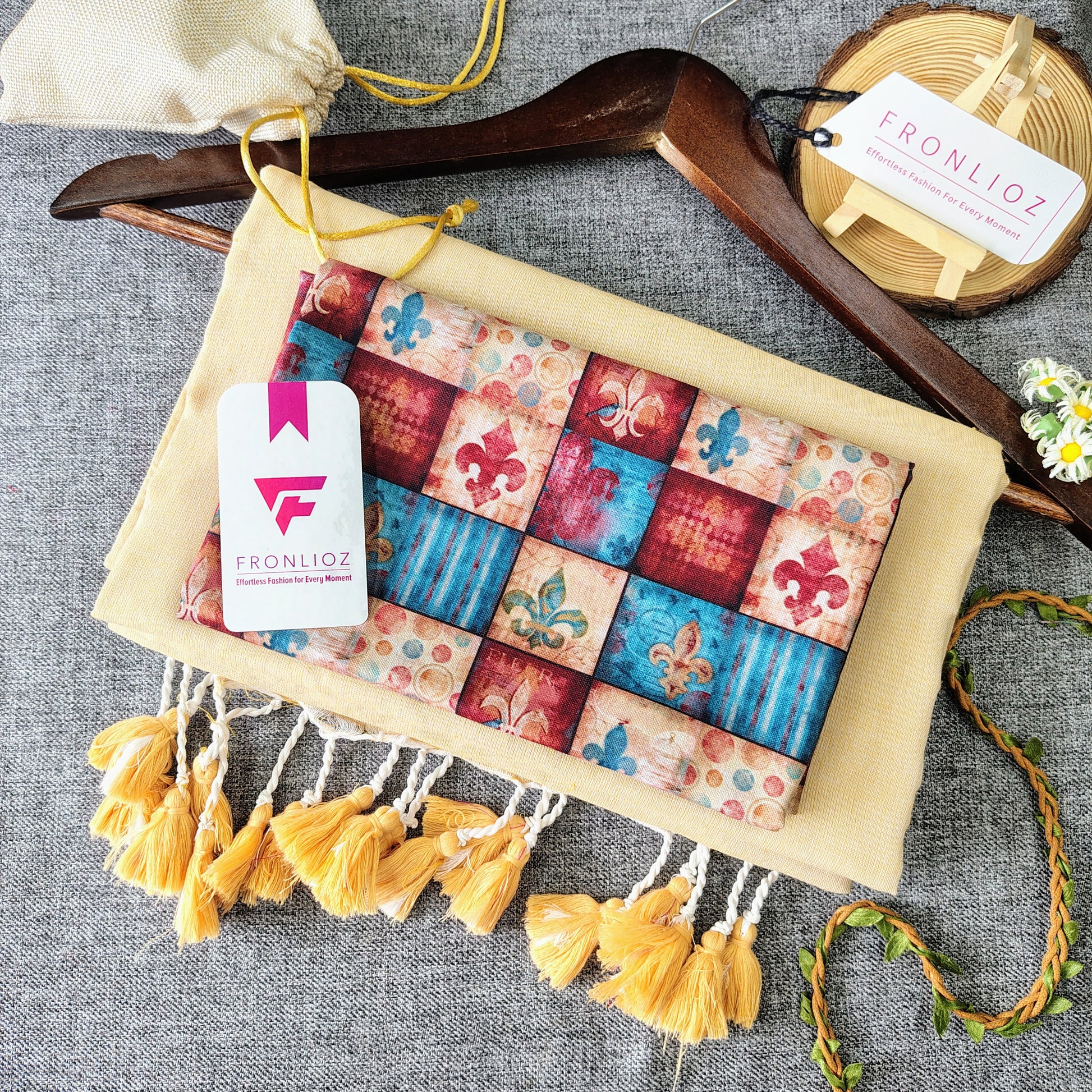 Cream Handloom Cotton Saree With Tassels & Printed Blouse-Fronlioz