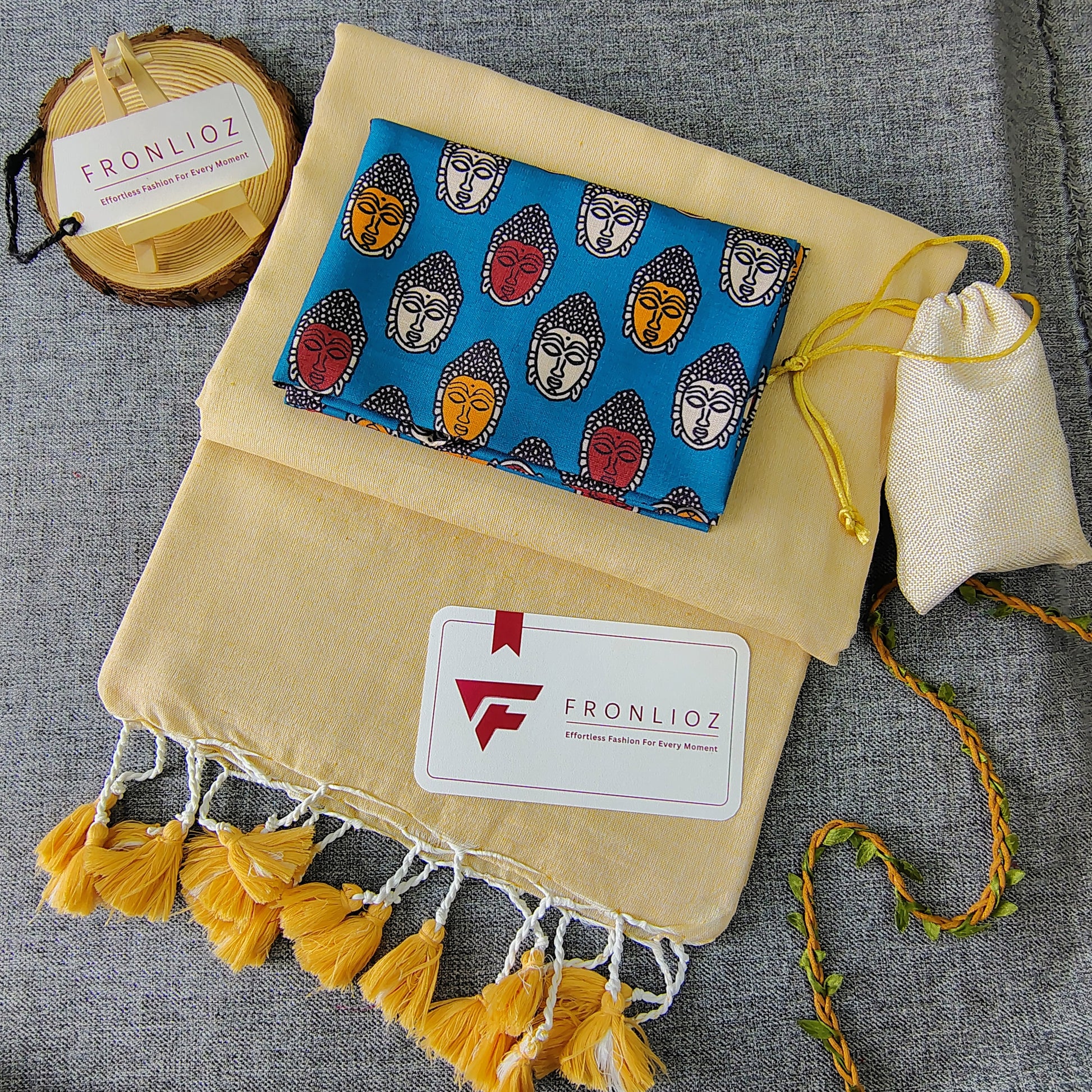 Cream Handloom Cotton Saree With Tassels & Printed Blouse-Fronlioz