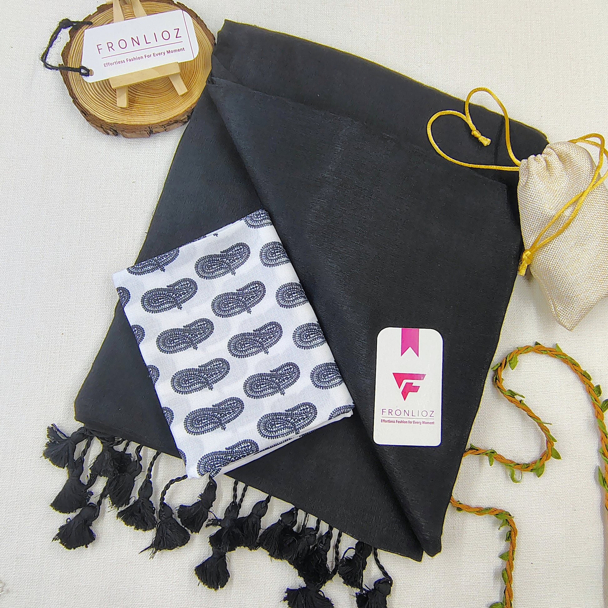 Black Handloom Cotton Saree With Tassels & Printed Blouse-Fronlioz