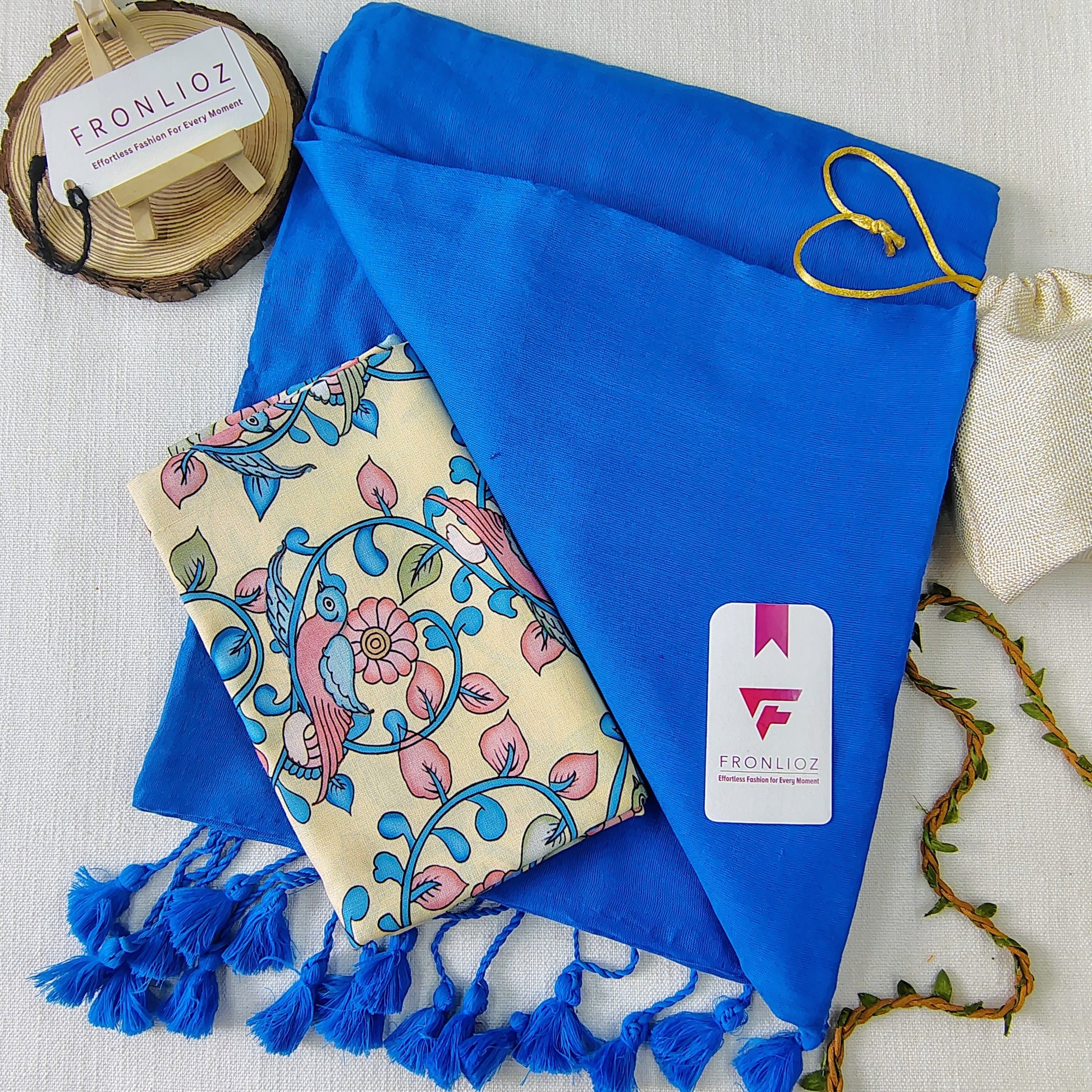 Sky Handloom Cotton Saree With Tassels & Printed Blouse-Fronlioz