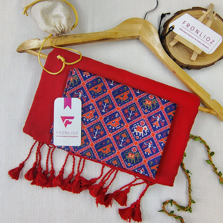 Red Handloom Cotton Saree With Tassels & Printed Blouse-Fronlioz