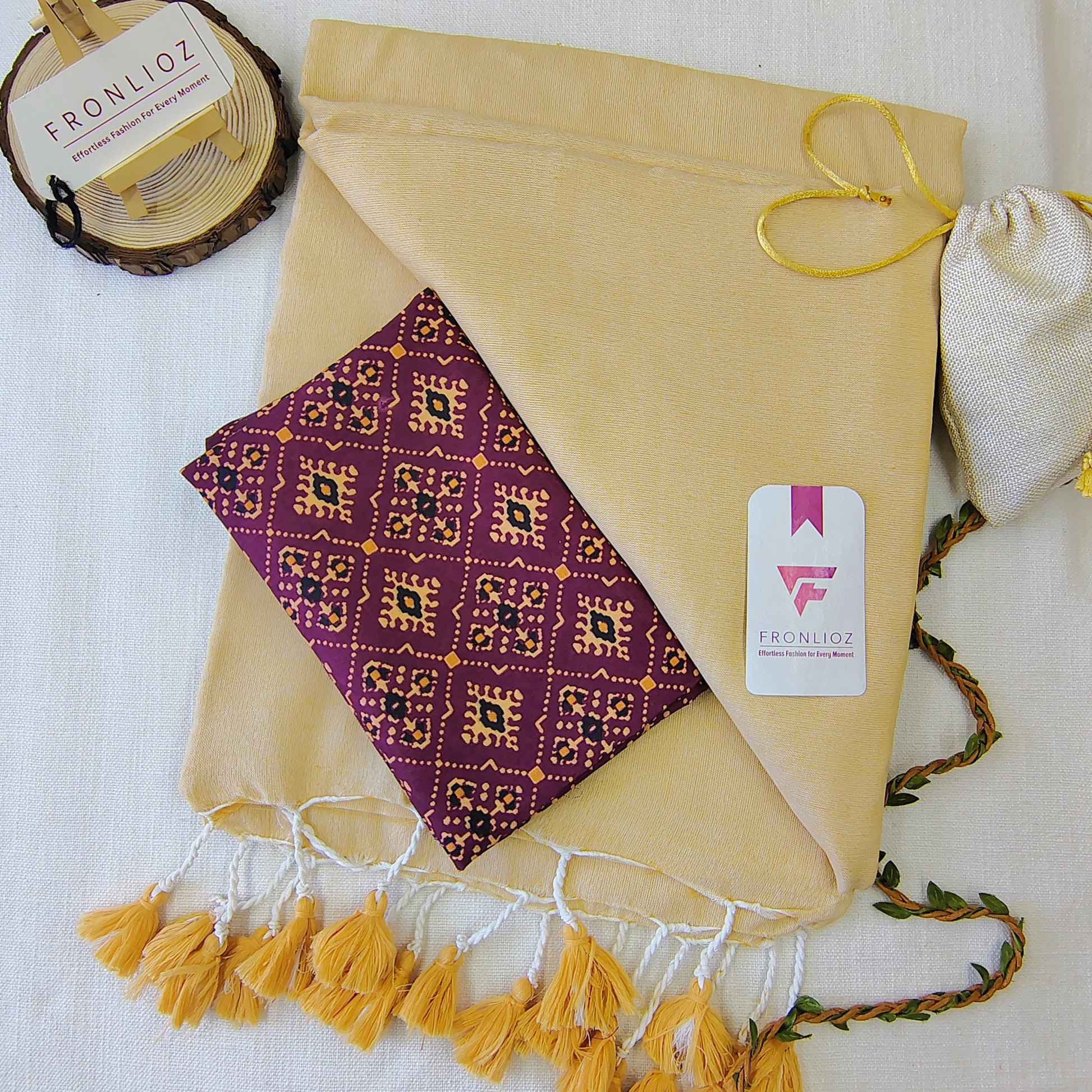 Cream Handloom Cotton Saree With Tassels & Printed Blouse-Fronlioz