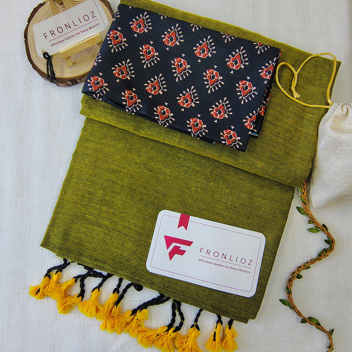 Pista Handloom Cotton Saree With Tassels & Printed Blouse-Fronlioz
