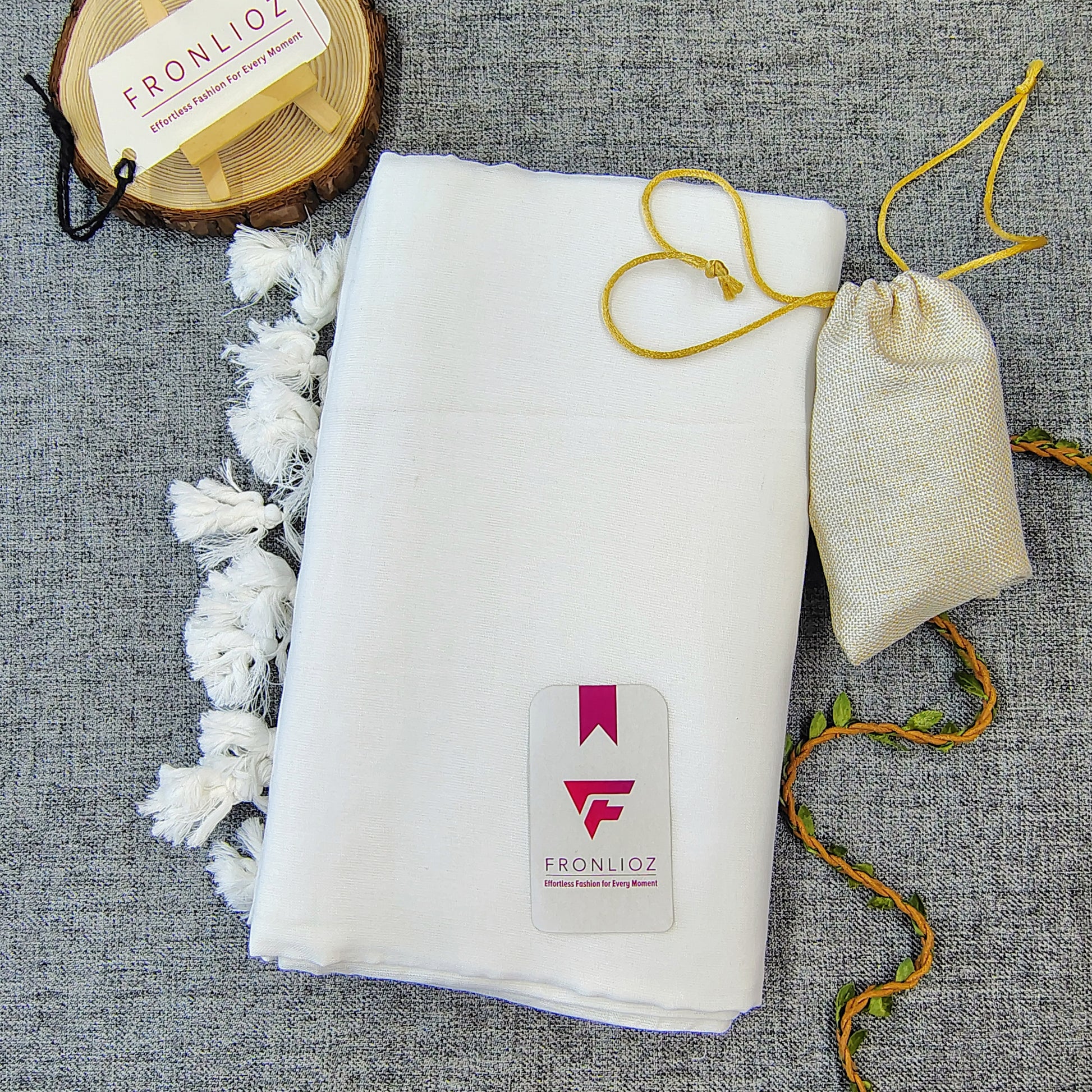 White Handloom Cotton Saree With Tassels & Printed Blouse-Fronlioz