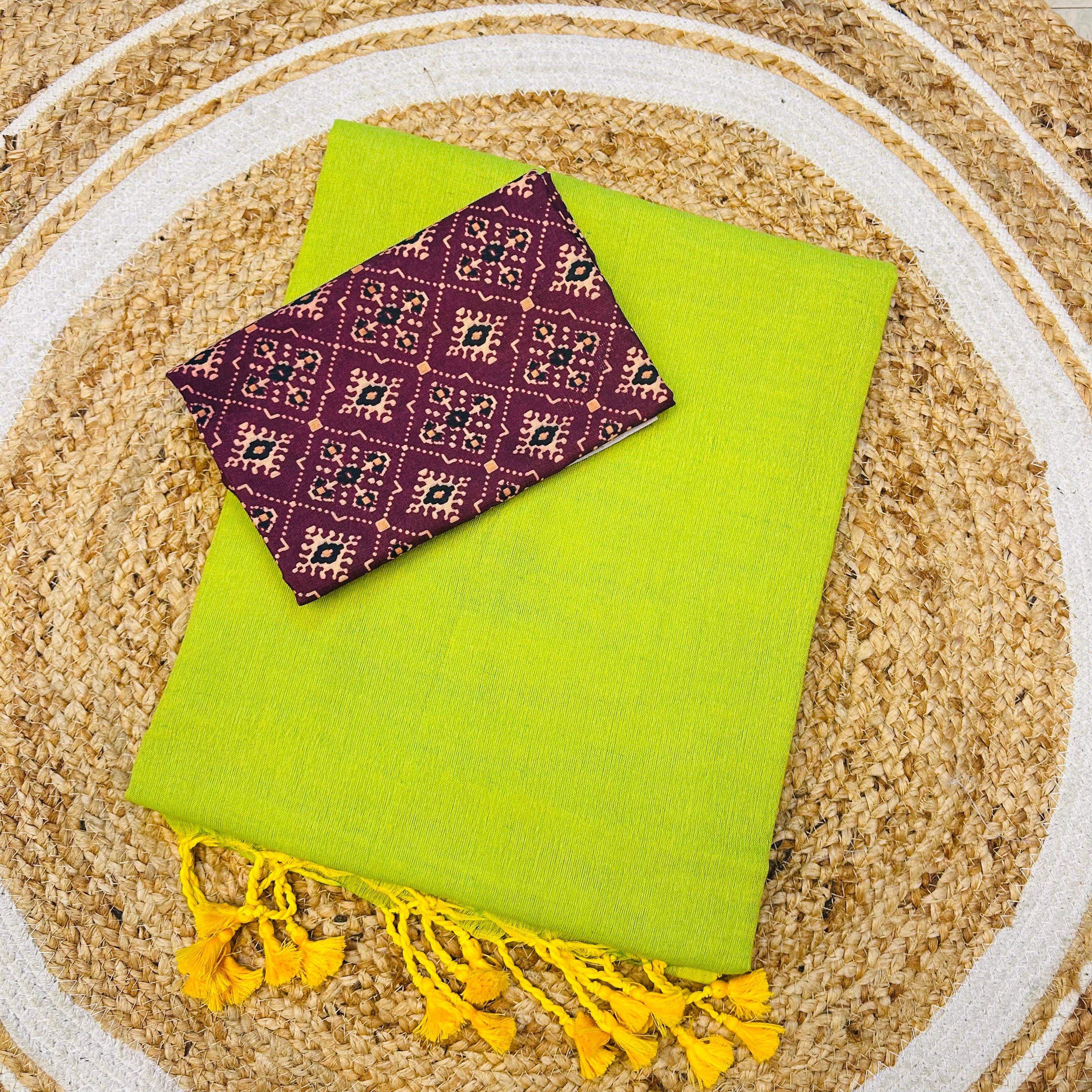 PARROT HANDLOOM COTTON SAREE WITH PRINTED BLOUSE