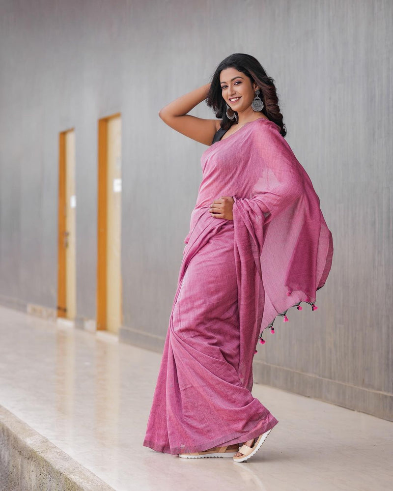 Pink colour traditional looking chanderi cotton saree