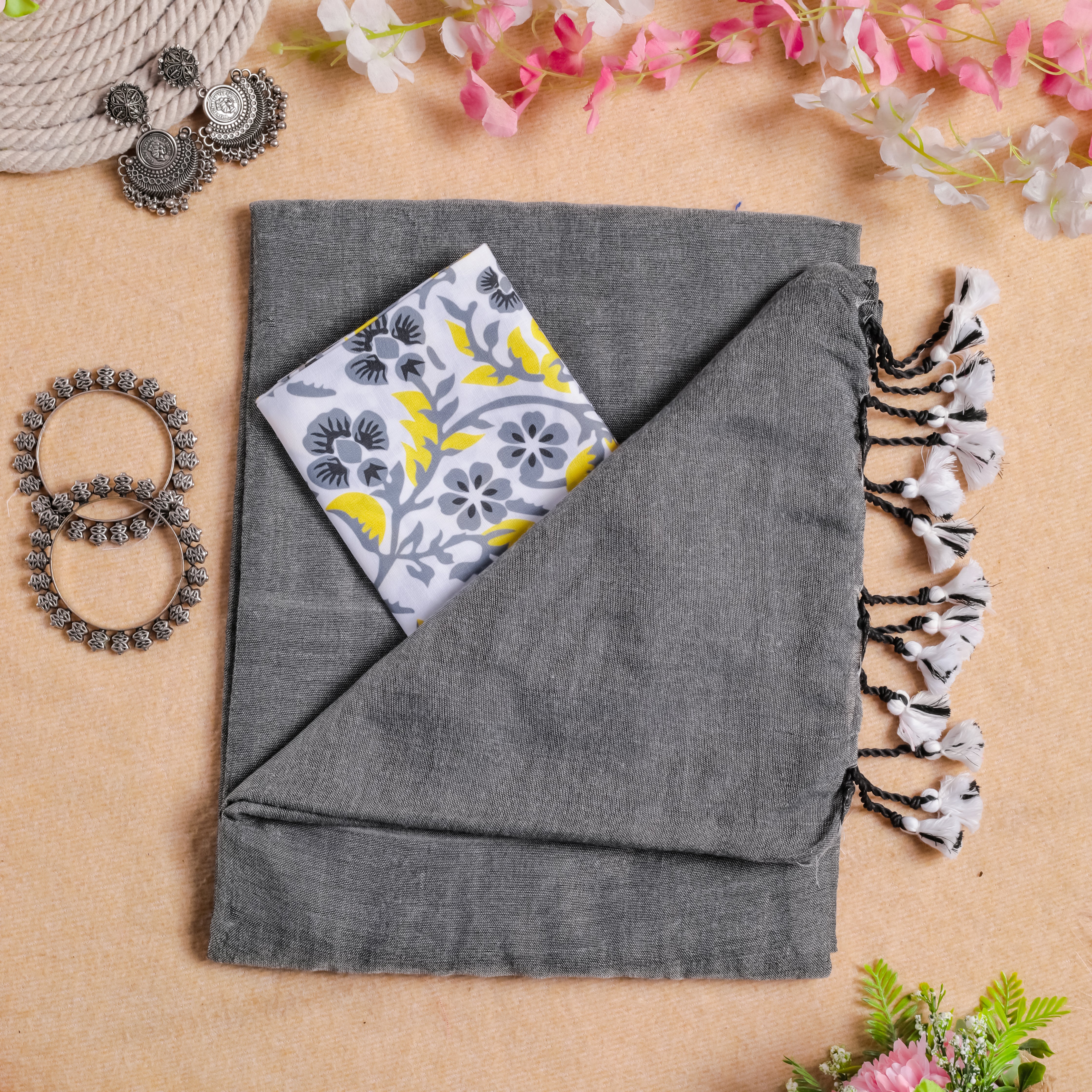 LIght Grey Handloom Cotton Saree With Printed Blouse