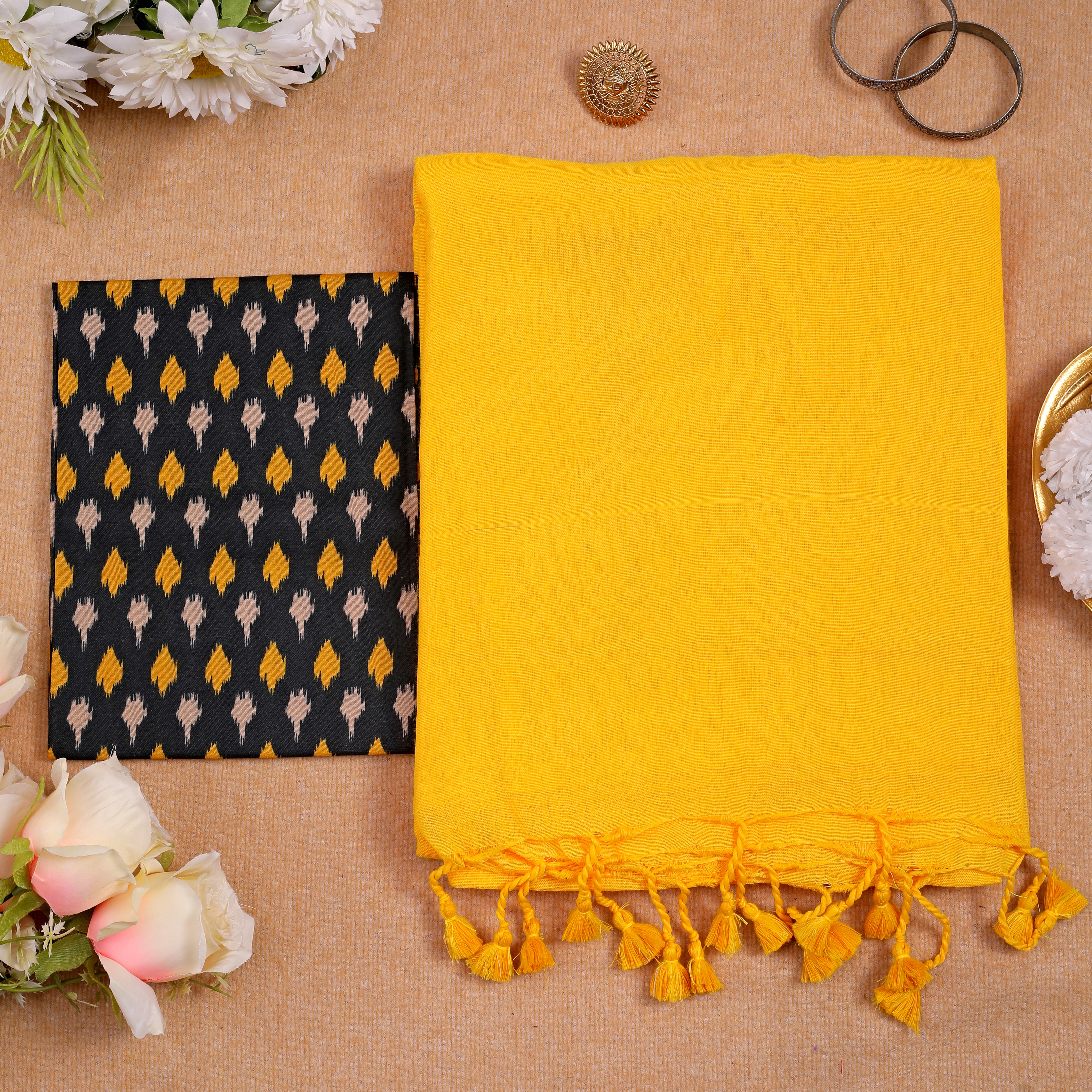 YELLOW HANDLOOM COTTON SAREE WITH PRINTED BLOUSE