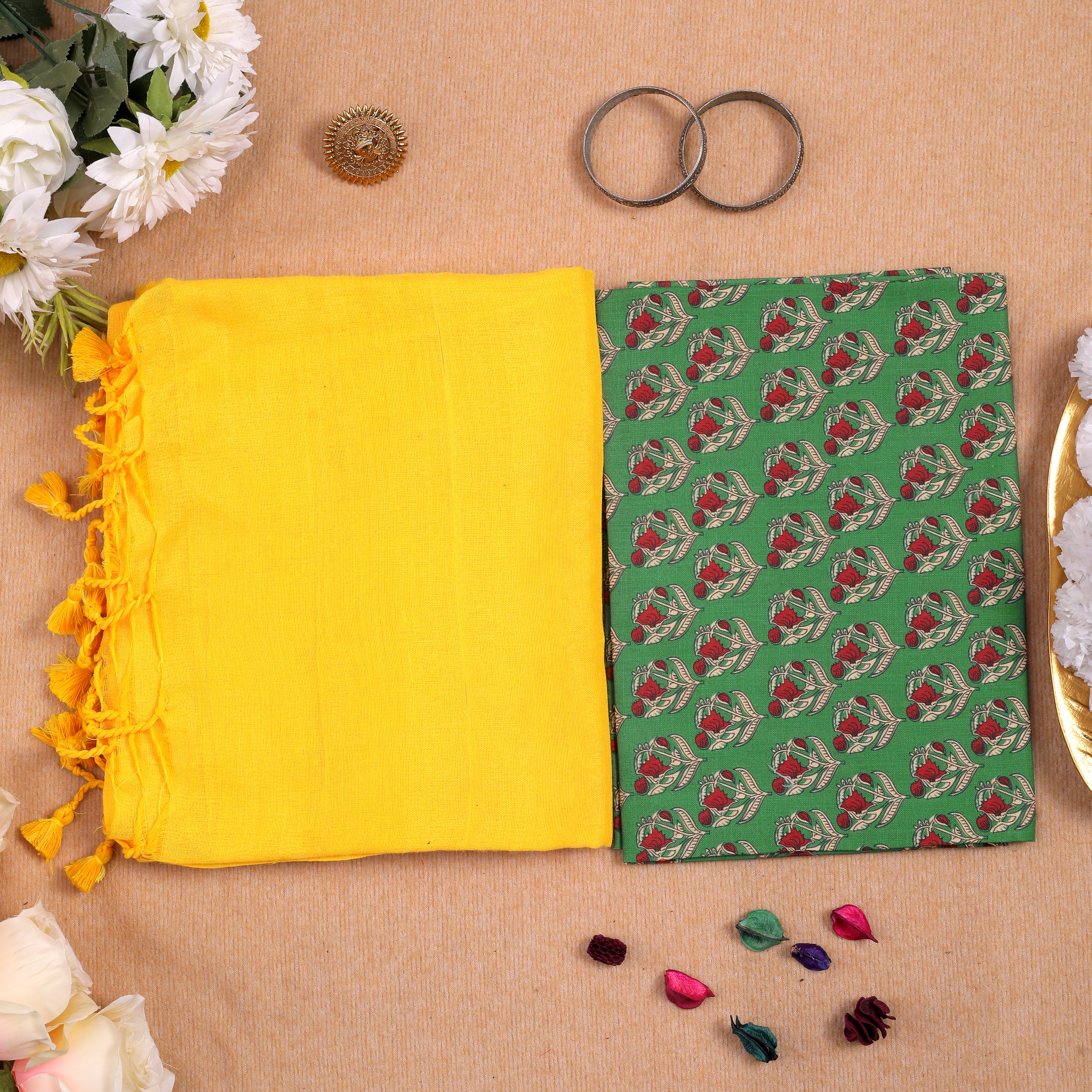 YELLOW HANDLOOM COTTON SAREE WITH PRINTED BLOUSE