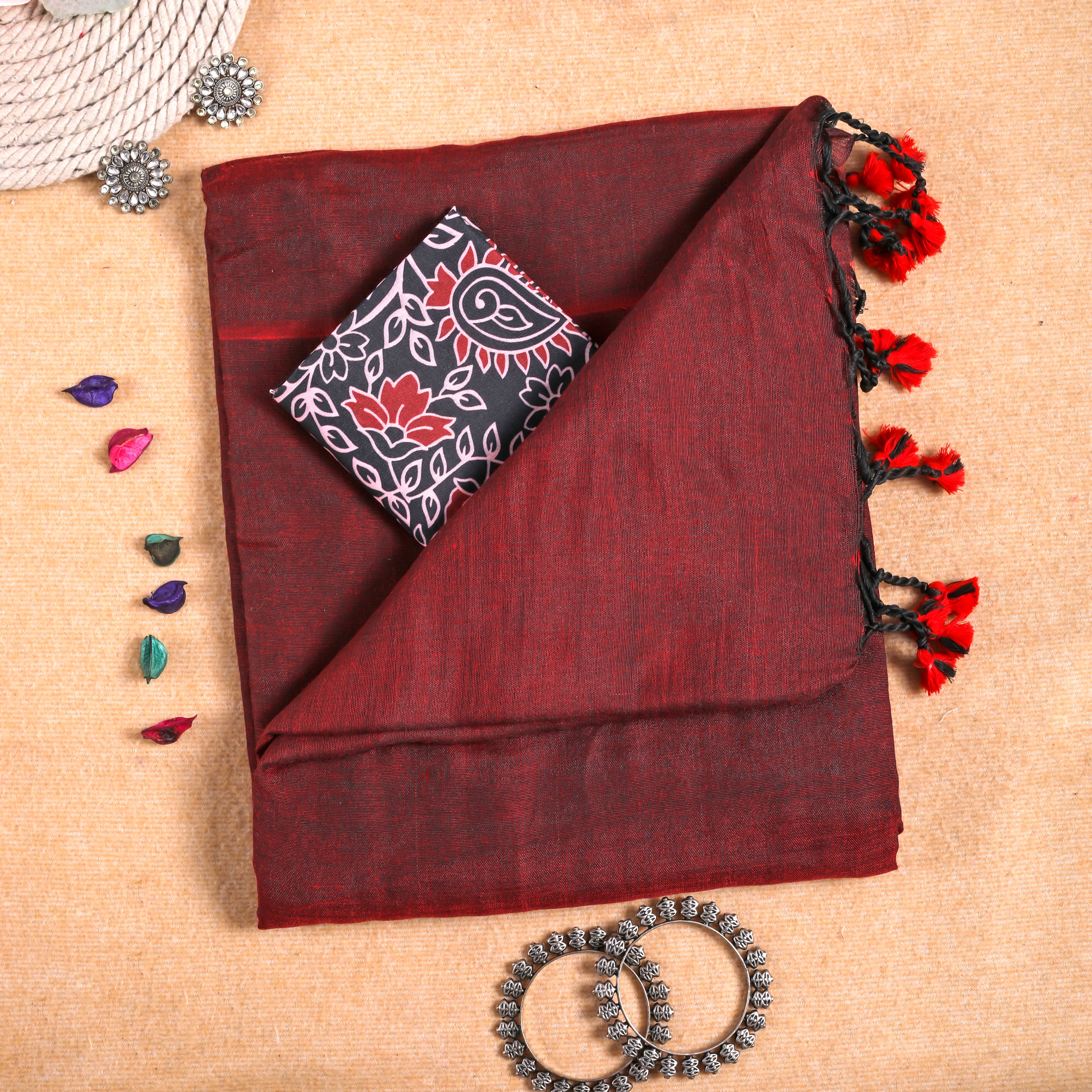 MAROON HANDLOOM COTTON SAREE WITH PRINTED BLOUSE