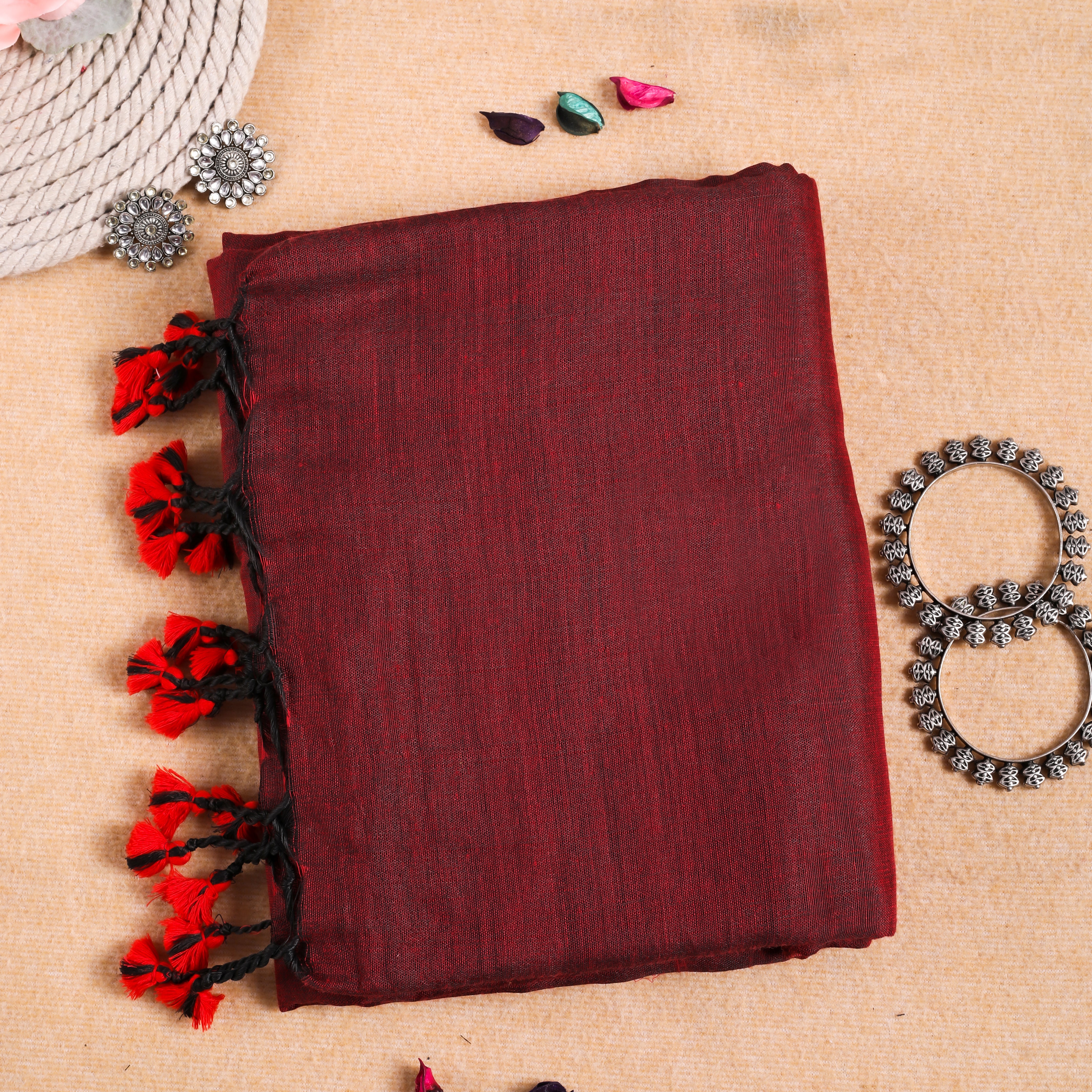 MAROON HANDLOOM COTTON SAREE WITH PRINTED BLOUSE