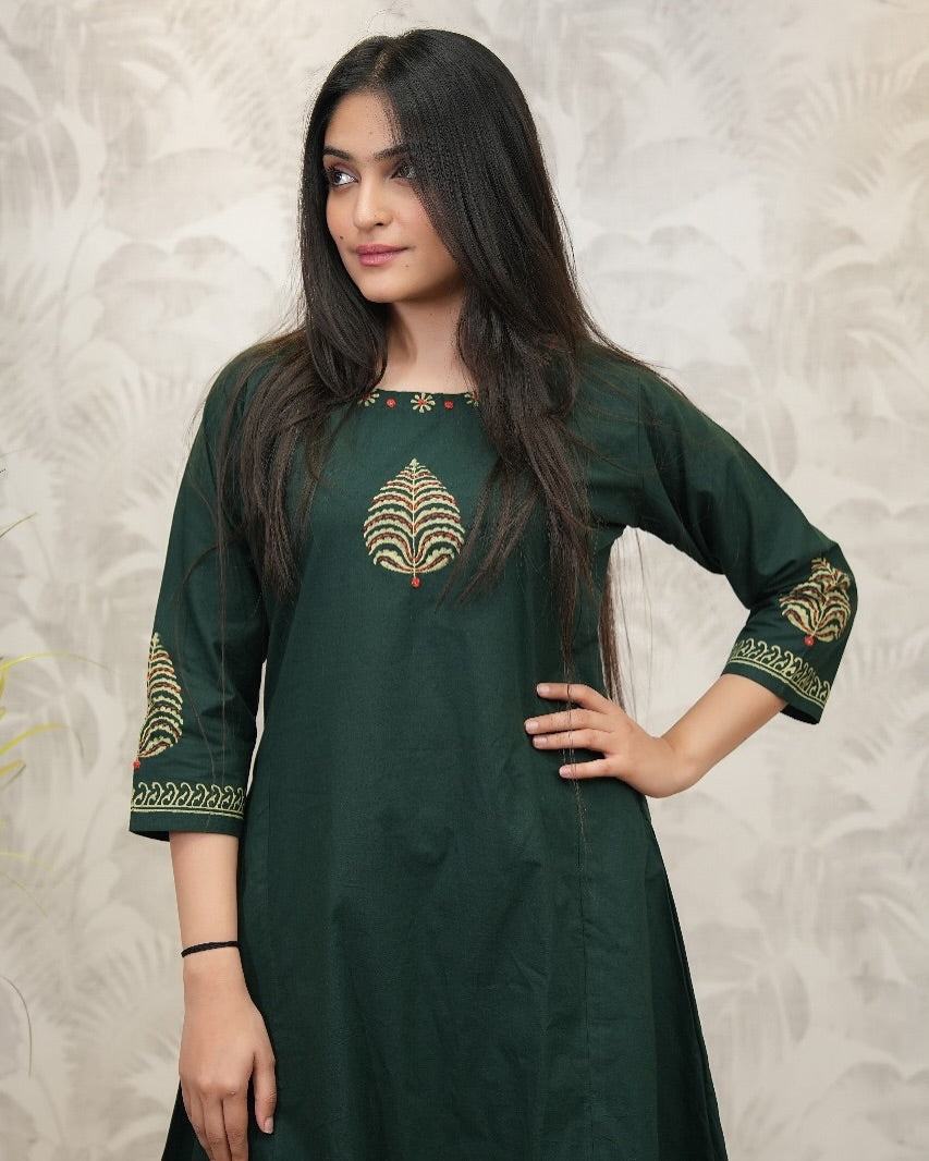 TRENDY TRADITIONL COTTAON  KURTI WITH PANT