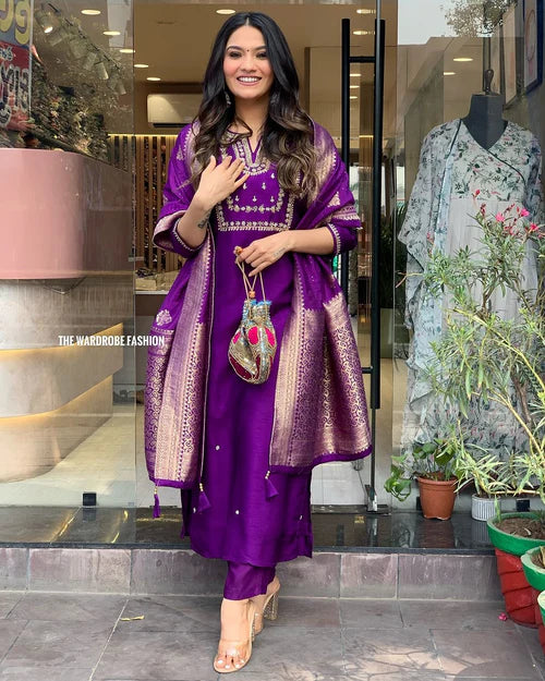 Women Embroidered Straight Kurta Set