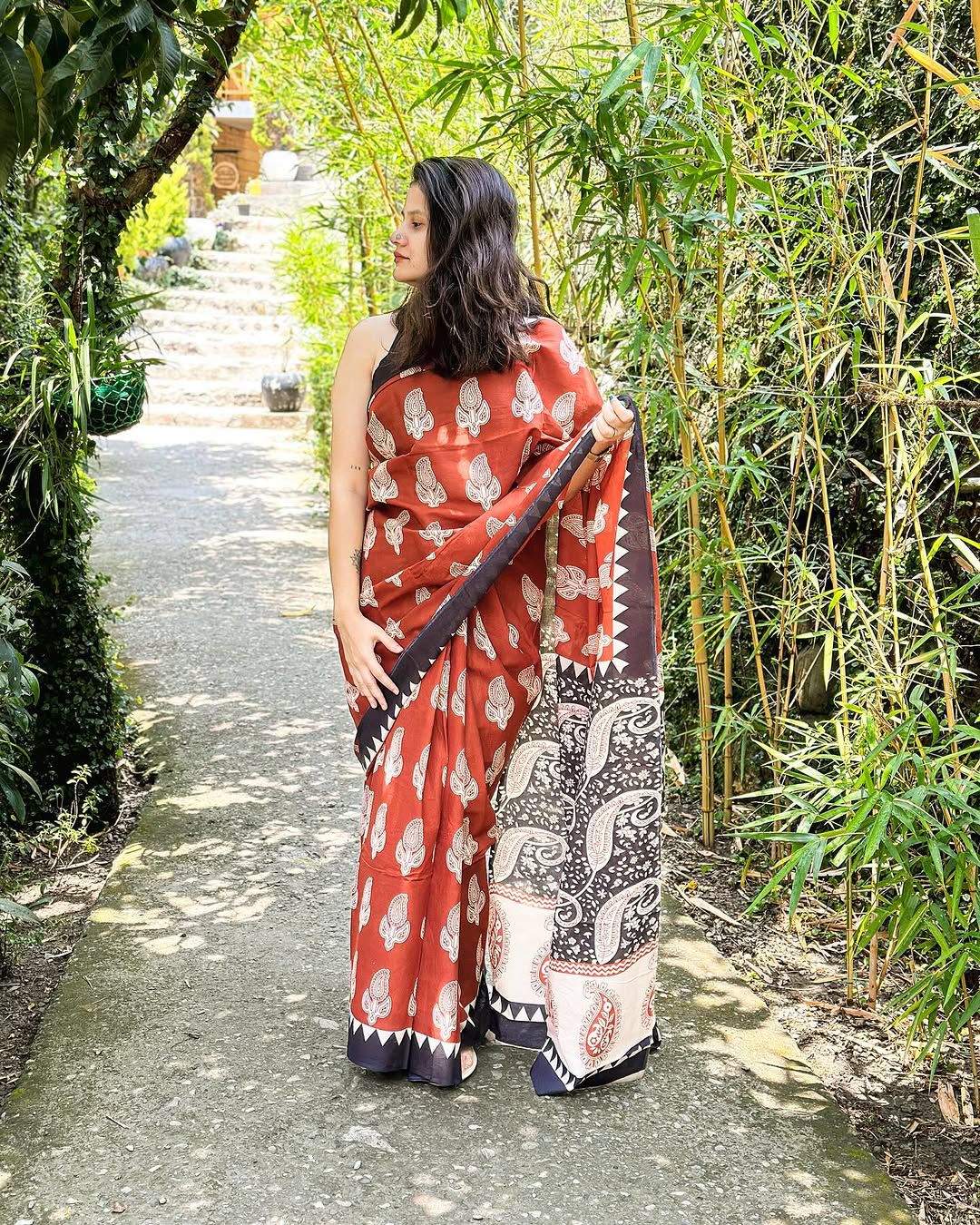 Jaipuri Printed Pure Cotton Mulmul Saree With Blouse