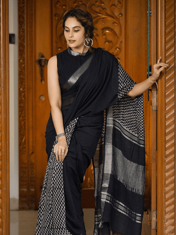 Elegant Black & White Handloom Cotton Saree with Silver Zari Border and Geometric Print-Fronlioz