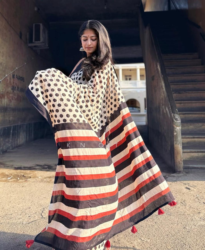 Designer Polka Dot & Stripe Fusion Cotton Saree with Contrast Pallu and Tassel Detailing-Fronlioz