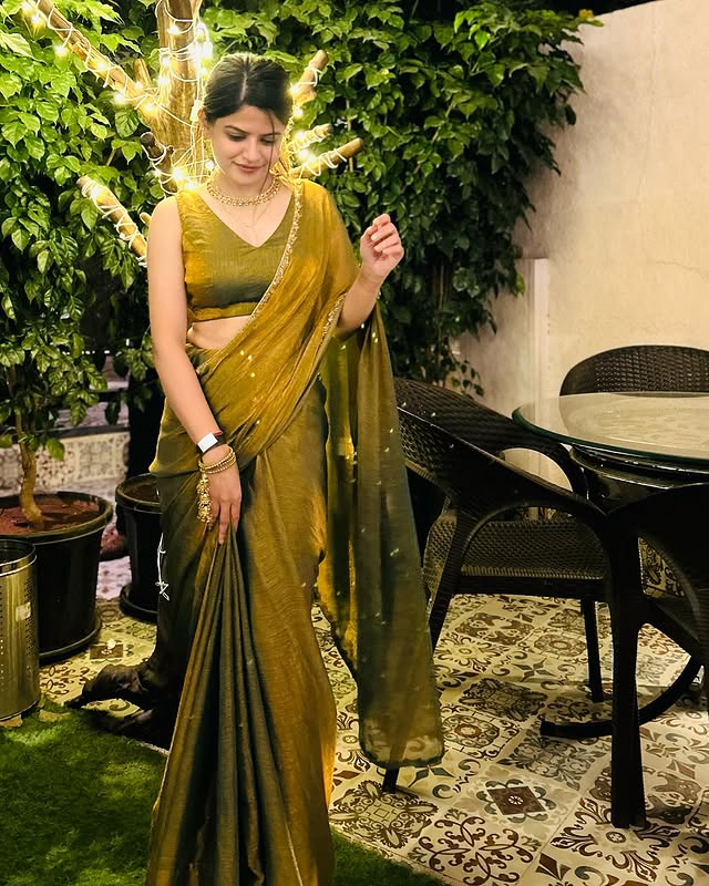 GOLD And GREEN Shade Handloom Raga Tissue Saree