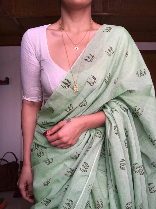 P A S T E L G R E E N ( S A R E E )-Fronlioz